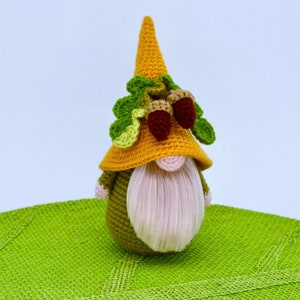 Gnome Crochet Pattern, Four Season Autumn Crochet Gnome Pattern, Crochet Gnome in Hat with Acorns Pattern, Fall Gnome