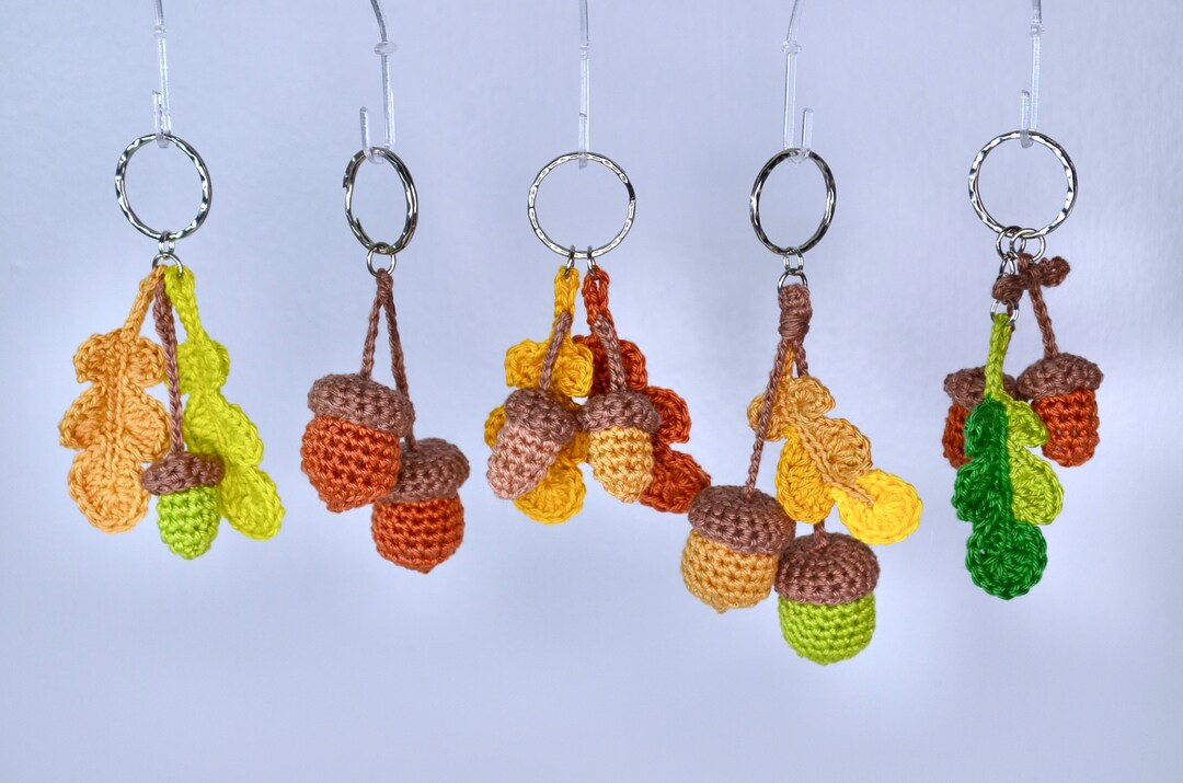 Oak Leaves and Acorns Crochet Pattern, Fall Autumn Crochet Pattern