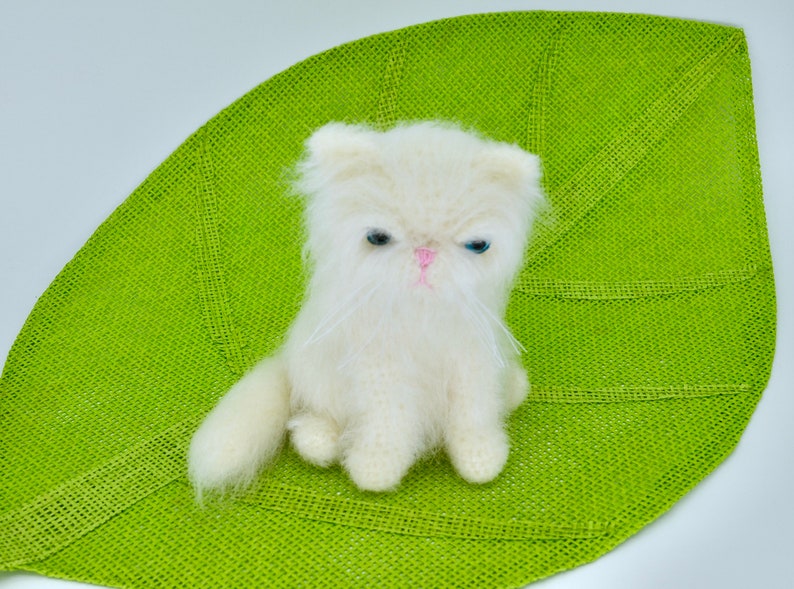 Crochet Cat Pattern, Crochet Persian Cat Pattern, Crochet Amigurumi White Cat image 6