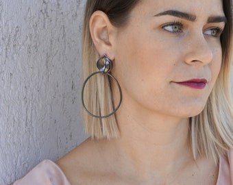 Black 80s earring hoops, hypoallergenic earrings.