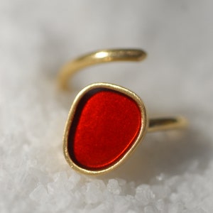 Bague émail rouge en or, bijoux modernes en émail. image 1