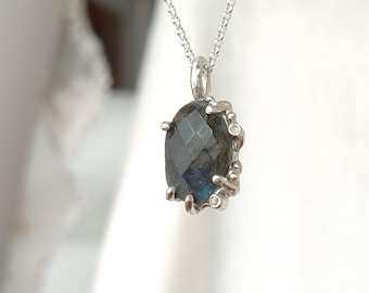 Lucia - Flussi del Mare - Labradorite, Argento 925 e Diamanti