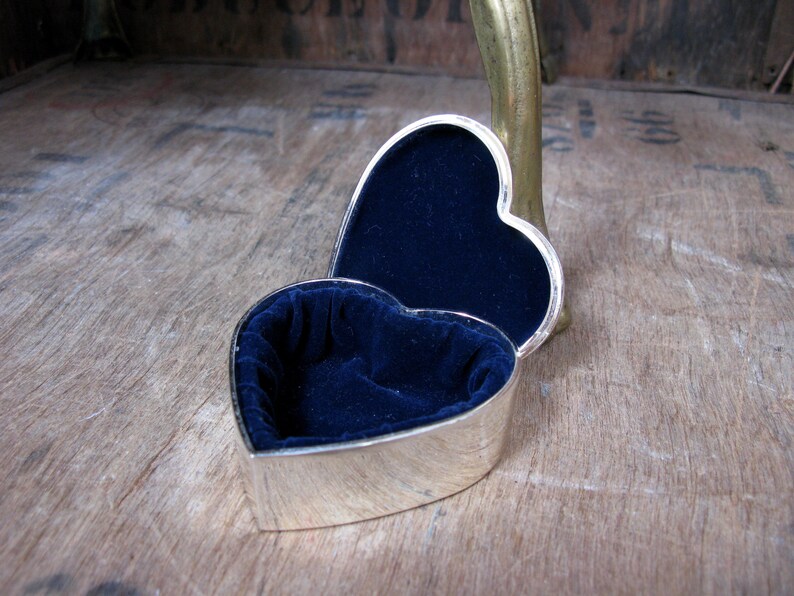 Vintage Jewelry Box Heart Trinket Box Vintage Trinket Box Silver Trinket Box Velvet Heart Box Silver Heart Box Silver Jewelry Box