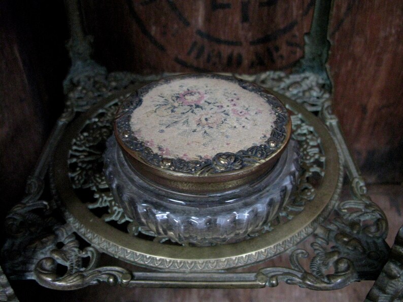 Jewelry Box Old Trinket Box Jewellery Box Keepsake Box Round Box Vintage Box Trinket Box Tapestry Trinket Box Shabby Decor Regent