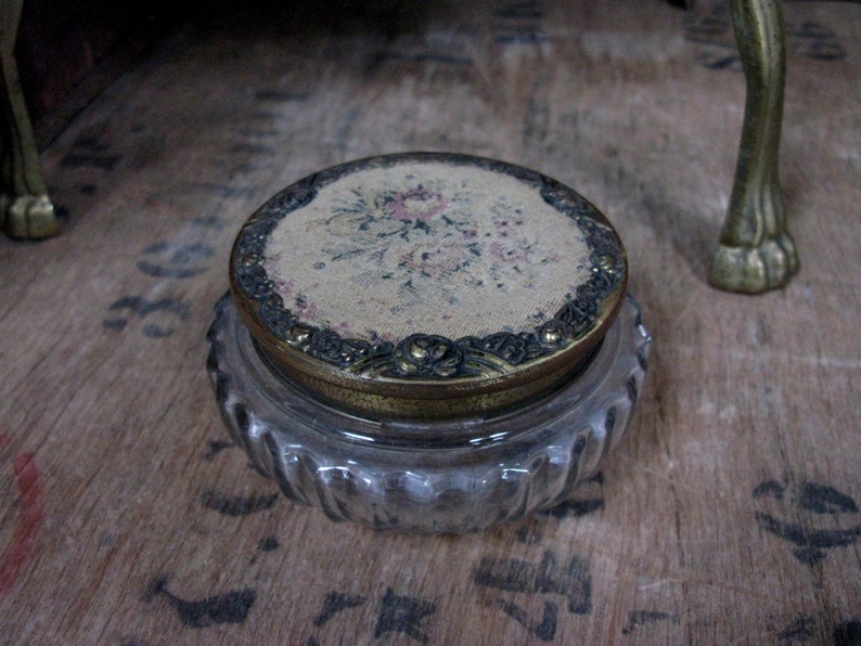Jewelry Box Old Trinket Box Jewellery Box Keepsake Box Round Box Vintage Box Trinket Box Tapestry Trinket Box Shabby Decor Regent
