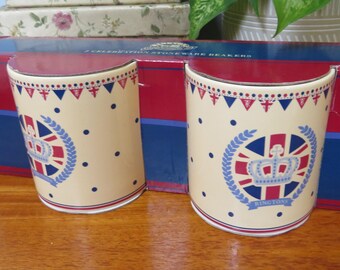 Vintage Ringtons Quarter Willow Pattern Snack Dishes and Wooden