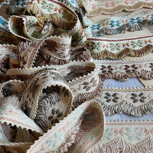 Antique French trim, 5.5 yds (5m) vintage Houles Petersham scallop edged passementerie historical costume haberdashery trimmings upholstery