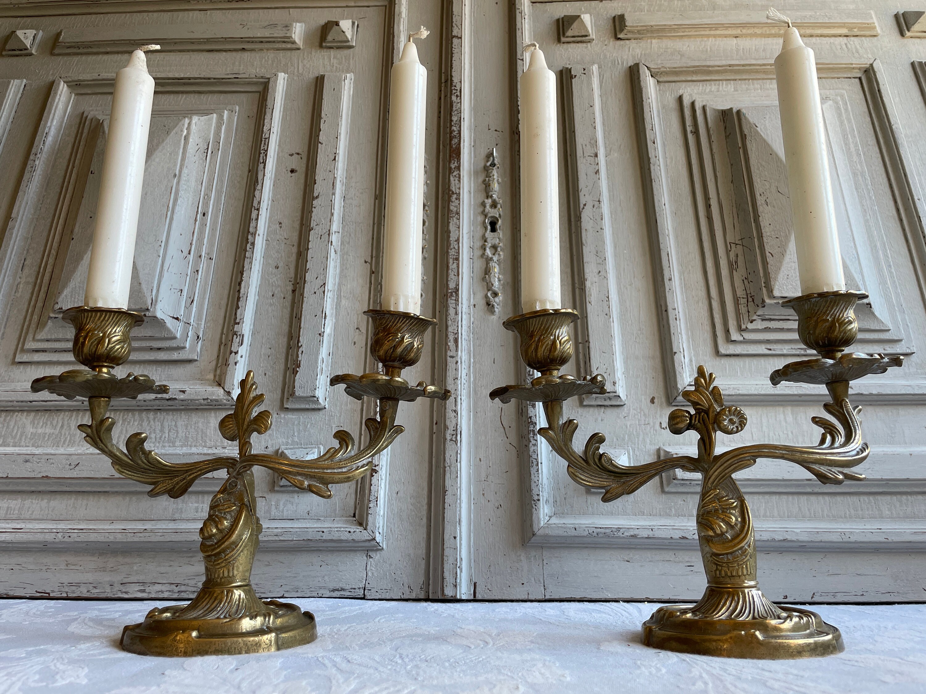 2 Chandeliers Antiques en Laiton Français, Bougeoirs Torsadés Paire 2 Bougies, de Table Célébration 