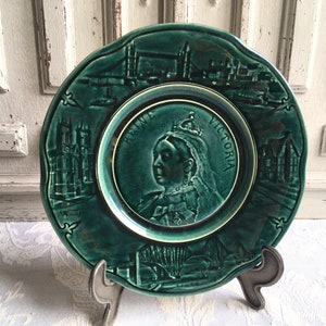 Antique Barbotine, Green Majolica French plate, Queen Victoria Celebration HB & Cie Choisy le Roi 1890&#39;s Victorian collection, hand coloured