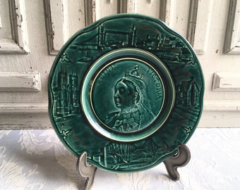 Antique Barbotine, Green Majolica French plate, Queen Victoria Celebration HB & Cie Choisy le Roi 1890's Victorian collection, hand coloured