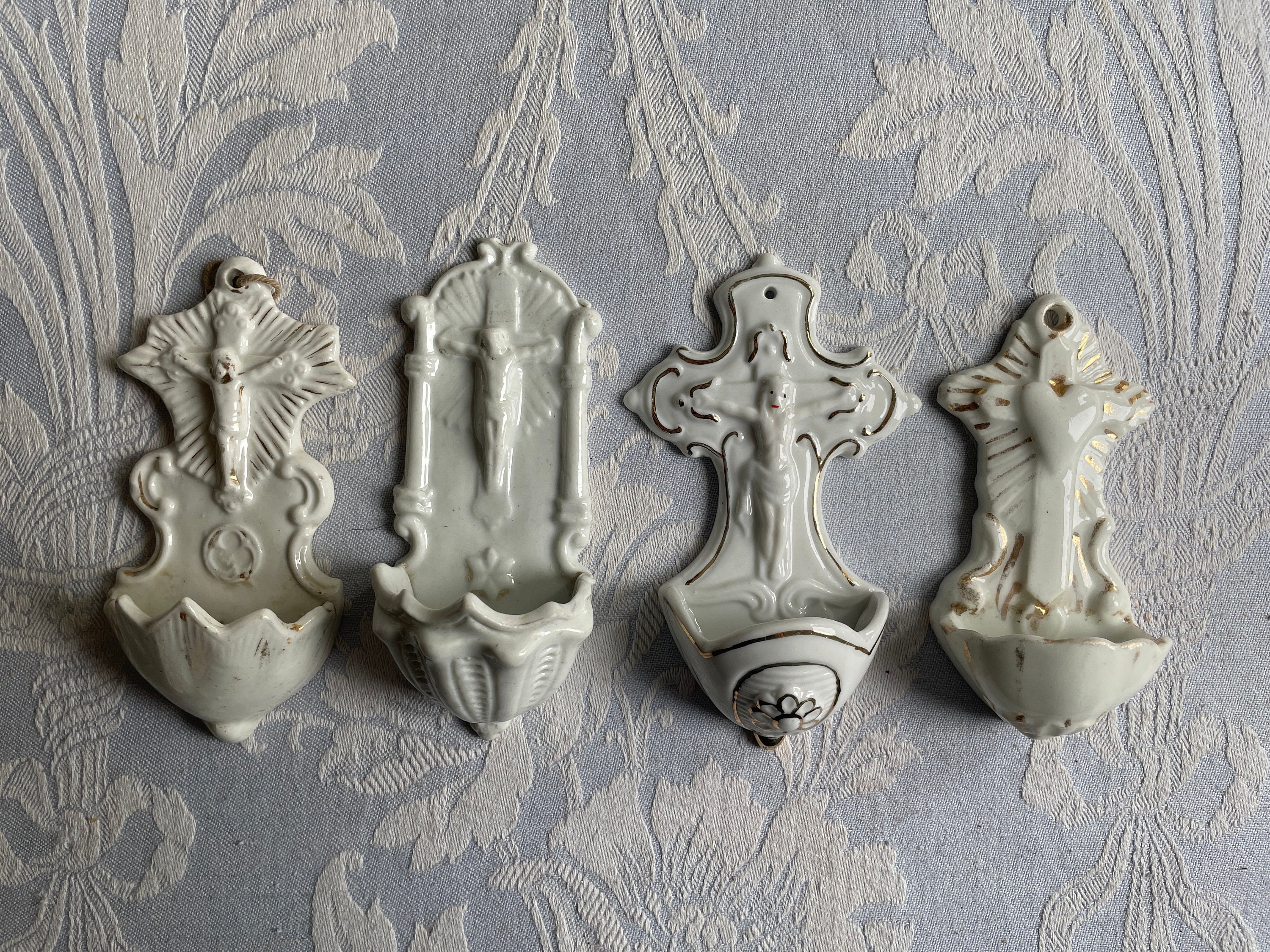 Police d'eau Bénite, Benitier Antique Français Porcelaine Small Lourdes Crucifix Souvenir Choisissez