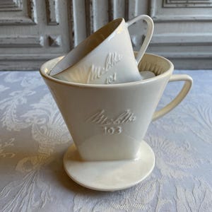 2 Vintage Melitta Coffee drippers, cream coffee drip stands drip ceramic, drip cone, pour over, cone ceramic coffee pot filters Retro 1950&#39;s