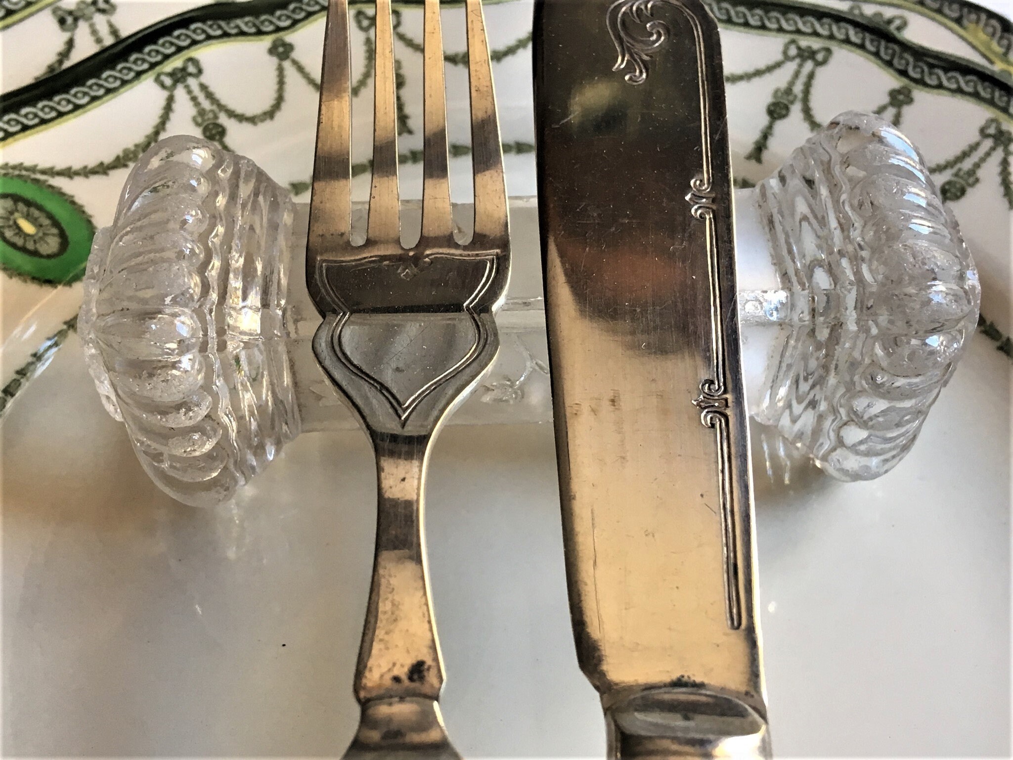 6 Antique crystal glass cutlery knife rests. Frosted swan Etsy