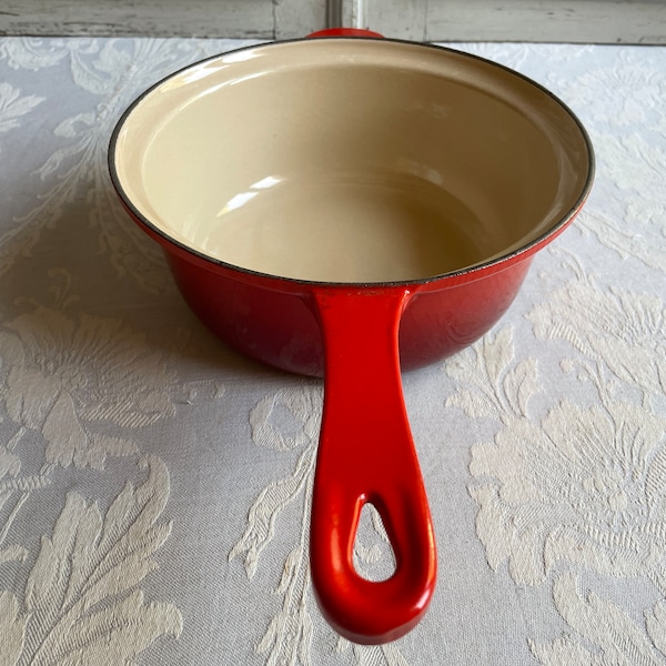 A "Le Creuset" vintage French cast iron fondue Savoyarde sauce pan, retro RED "Flame" 1970's cookware, country kitchen, classic item.