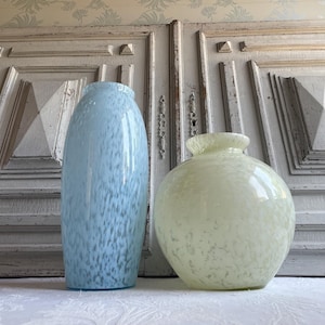 Jarrón vintage francés moteado. Gran jarrón con salpicaduras de vidrio verde o azul. Hermoso jarrón de vidrio opalino, vidrio moteado de Murano de la década de 1950 coleccionable.