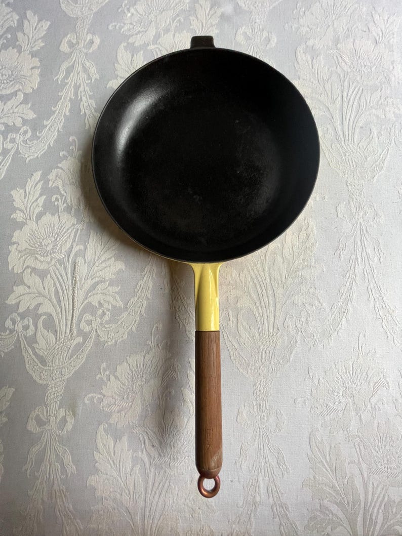Vintage French Le Creuset Frying Pan LARGE Skillet Yellow Retro 1970's