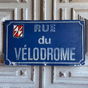 Letrero de calle francés antiguo de los años 60 "Rue du Vélodrome", señal de carretera de metal azul, rojo y blanco, estilo loft industrial, estilo chic parisino, recuerdo, aluminio