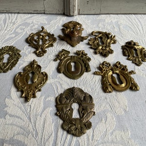 Antique French brass key hole, SINGLE antique ormolu escutcheon, MEDIUM keyhole furniture decoration, decorative ornate deco plaque