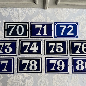 Französische Vintage Emaille Hausnummer, VARIOUS 71, 72, 78, 80, echtes blaues und weißes Wandschild, antike Plakette Emailleware, Wandtafel.
