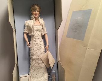 open lace back dress Princess Diana of Wales in her Wedding Dress : Toys & Games main image 0