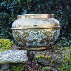 Engraved Brass Planter: Large Vintage Art Orient Flower Pot