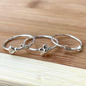 Dainty Daisy Ring, Sterling Silver Flower Ring, Stackable Ring, Minimalist Ring, Best Friend Gift, Sister&#39;s Gift, Pinky Ring, Birthday Gift