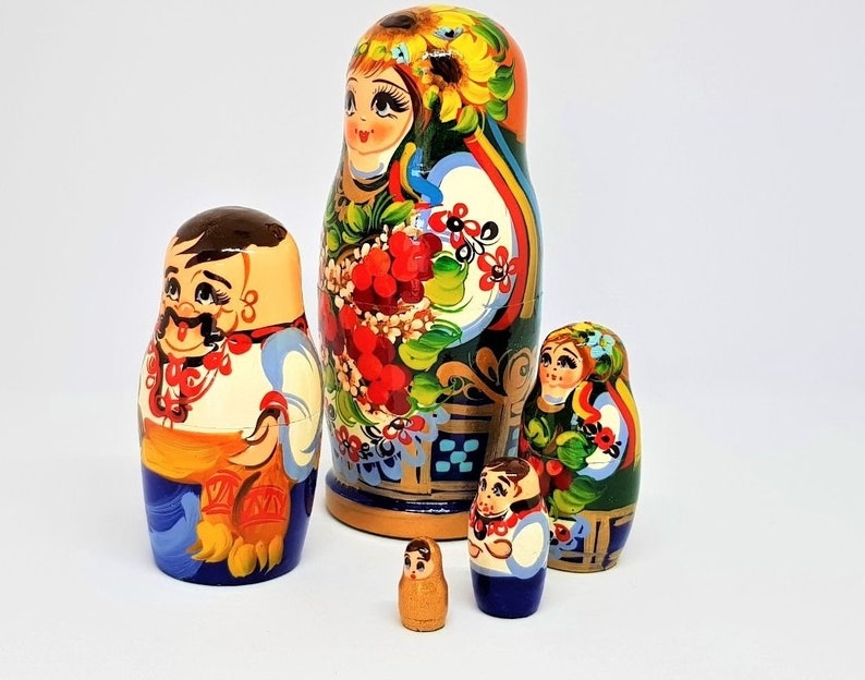 Nesting Dolls Ukrainian Family Matryoshka 5 Pcs Height 16 Etsy