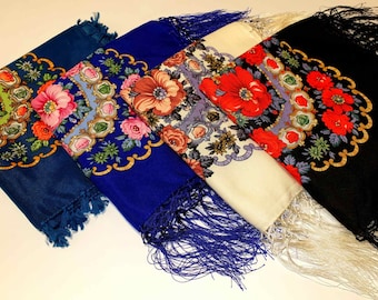 Écharpe traditionnelle ukrainienne à franges, châle à franges floral folk slave, châle à chaîne pour femme, cadeau pour elle