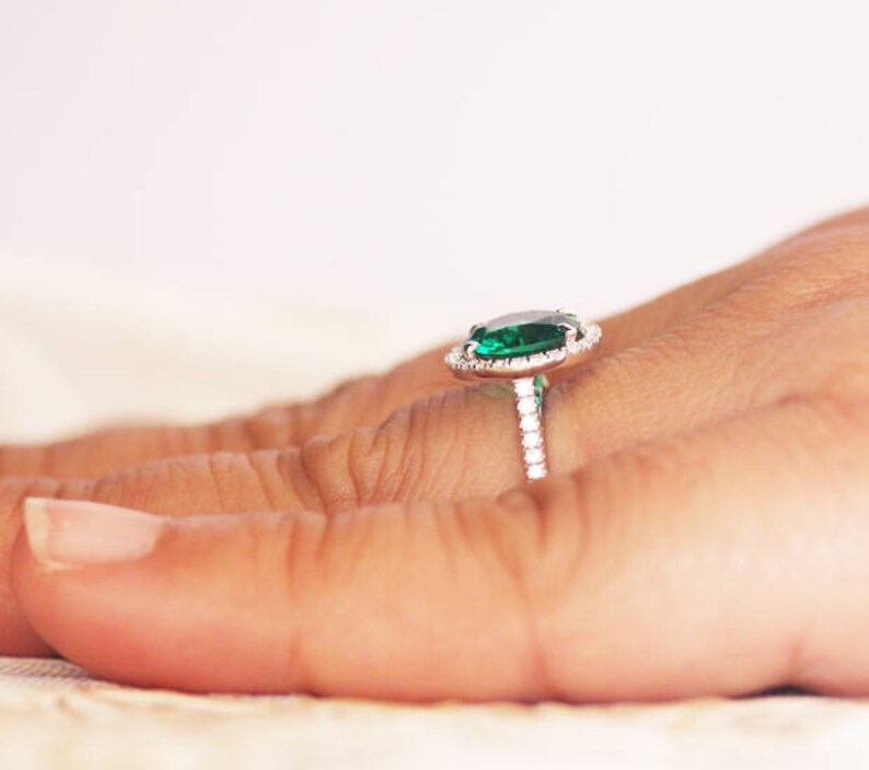 Lab Emerald Round 8mm Engagement Ring Sterling Silver Green Gem Ring Wedding Ring Diamond Simulant Halo Engagement Ring Bridal Ring