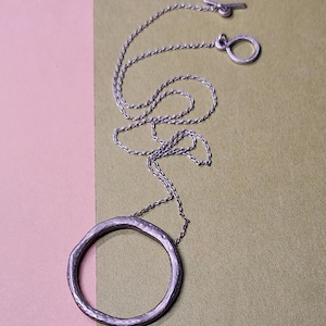 Vintage loop silver pendant necklace.