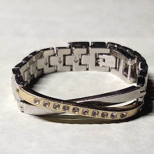Vintage heavy chain bracelet with cross over link with rhinestones