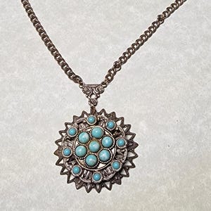 Vintage  faux turquoise blue cabachons bead pendant necklace