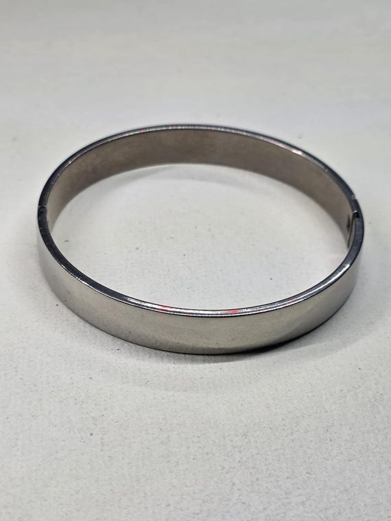 Vintage etched thinner gold tone hinged bracelet