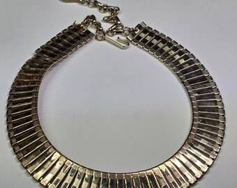Vintage gold tone geometric style link necklace