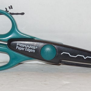 Fiskars Blue Handle Craft Scissors Sharp Points & Curve Edger Scrapbooking  Bor