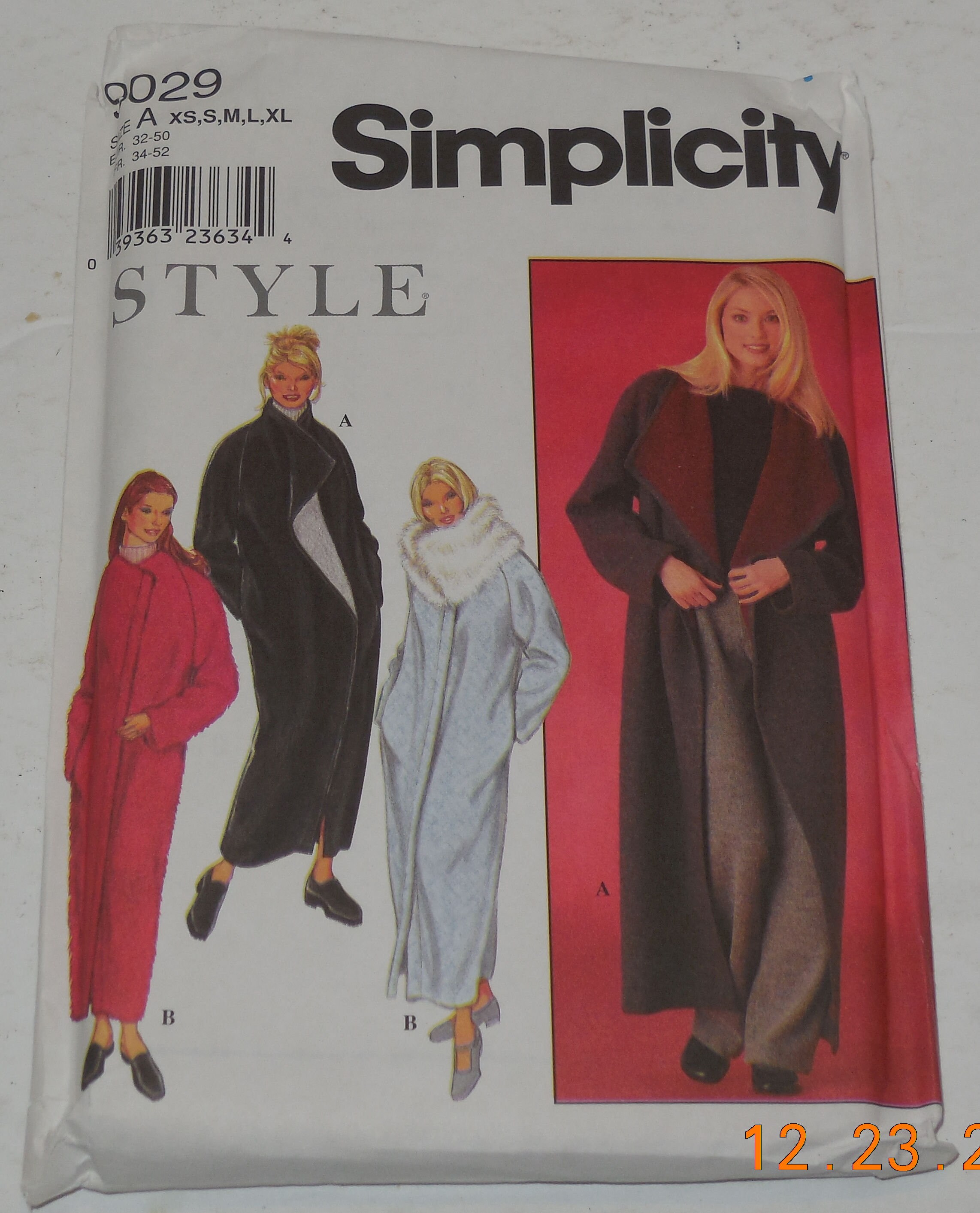 Simplicity Style 9029 Complete Uncut Factory Folds Sewing Pattern