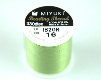 1 pc Miyuki Beading Thread - Peridot-grün - 100 % Nylon - 50m (55yds) - (MIYUKI-Faden-16)