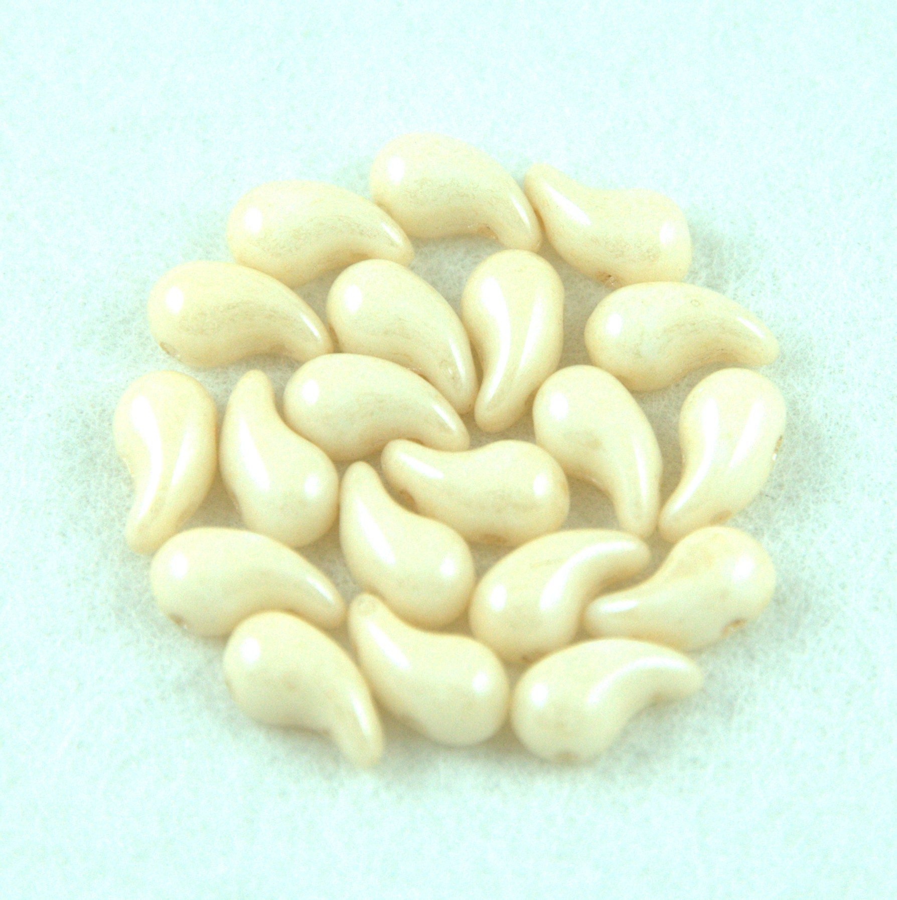 20pcs Czech Pressed Glass ZoliDuo Beads - Pastel Light Green 5x8mm 2-Hole Curved Drop Shape