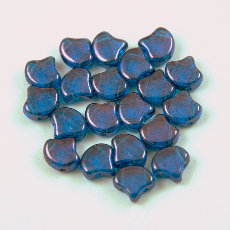 Ginko Bead 7.5 x 7.5 mm 40pcs Czech 2 Hole Pressed Glass Bead Transparent Aqua Vega Luster 60020-15726