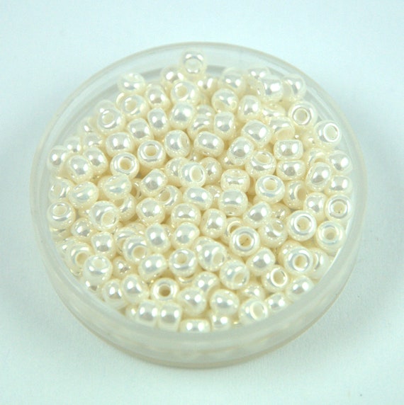6-421D, Miyuki 20g Light Yellow Ceylon 6-421D, Miyuki 20g Light Yellow Ceylon