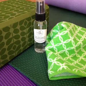 Yoga Mat Cleaner Natural Cleaner with Wipe Cloth image 3