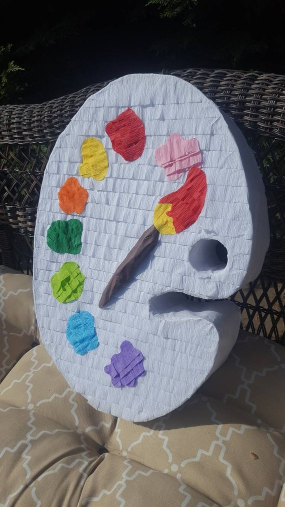 Art palette pinata 23" x 14"