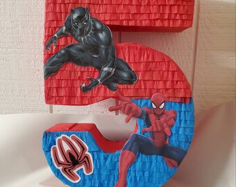 Niestandardowa pinata z numerem/ Twój wybór superbohatera lub złoczyńcy i numeru