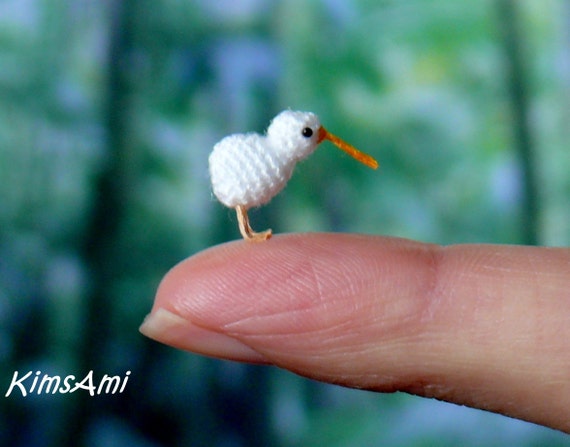 Mini Kiwi Oiseau Blanc Amigurumi Miniature Minuscule Kiwi Fabriqué Sur Commande à La Main Vient Avec La Main Libre De Présentoir