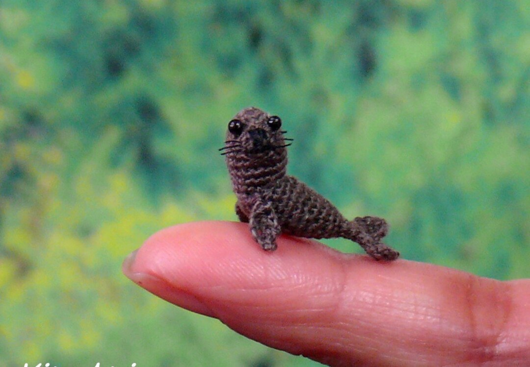 Mini Seal Miniature Amigurumi Tiny Seal dark Grey Made to - Etsy