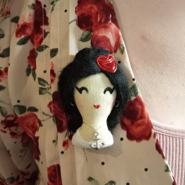 Broche en textile Amy Winehouse