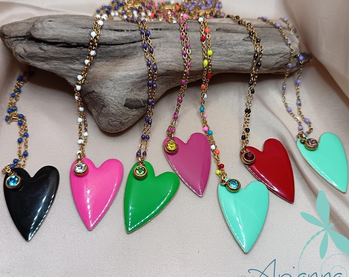 Gold-plated steel necklace with heart-shaped pendant.