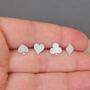 Pendientes de botón para hombre, pendientes desiguales