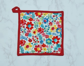 Quilted fabric pot holder flowers - Colorful fabric trivet - Kitchen gift