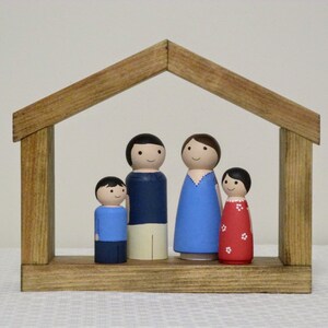 Peg doll people - Peg doll display - Peg family - Gift for mom